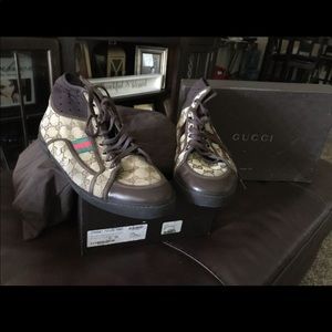 Men’s Authentic Gucci shoes size 9